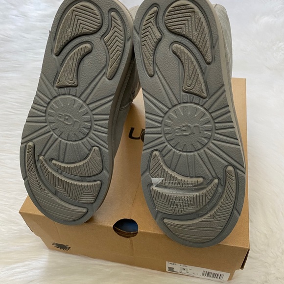 NEW in Box-UGG Gray Celvin Boots Sz 5 - Picture 4 of 5